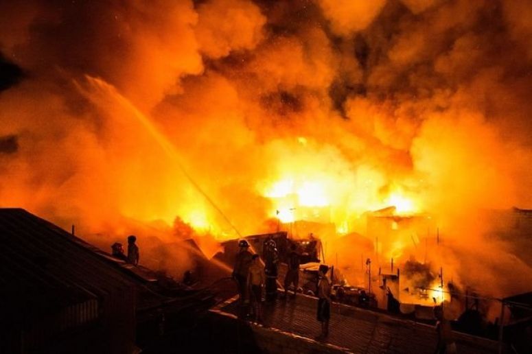 15,000 People Lose Their Homes After Hearth Engulfs Shantytown In Manila