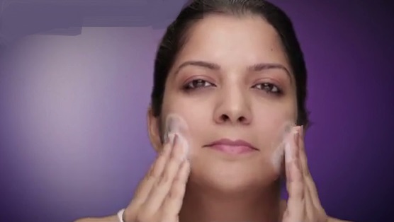 The False Promises Made By Indian Beauty Products to Watch This Woman Comic Tear Apart 