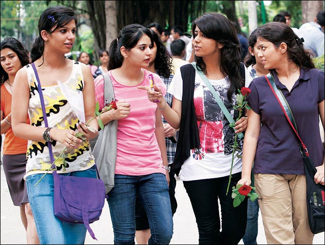 8 Perks Of Being A Student Of Delhi University That Make It So Awesome.
