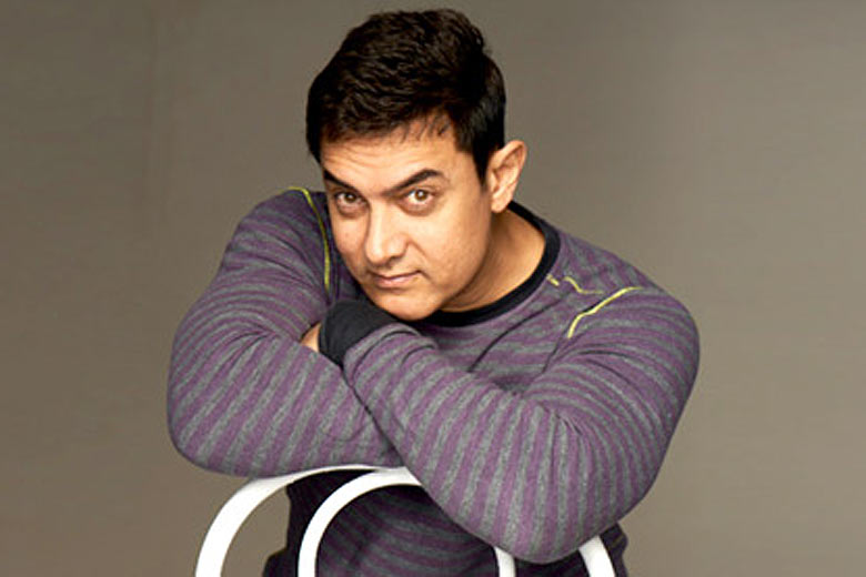 Right after Aamir Responds To the AIB Roast, Russell Peters Asks Him To Shut Up And Mind His Own Business.