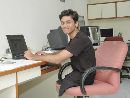 This Guy Didnâ€™t Let His Disability Stop Him From Fulfilling His Dreams. Here Is Nareshâ€™s Story