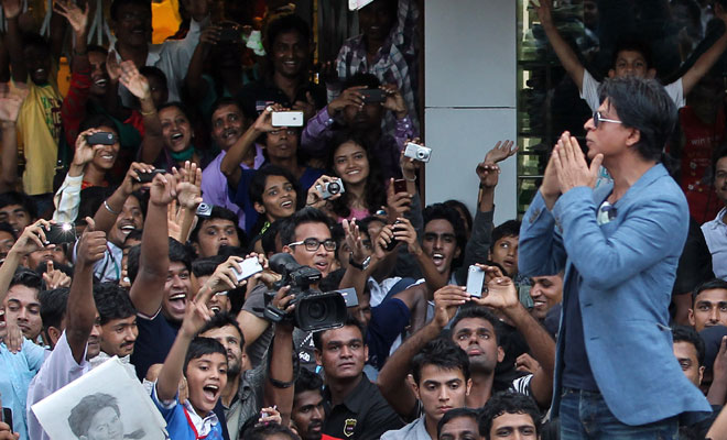 10 Things You Should Never Tell A Shah Rukh Khan Fan