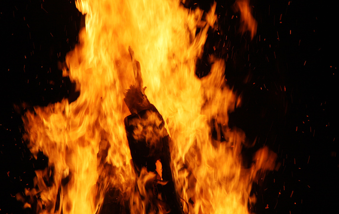 India Woman Sets Herself On Fire Two Family Members Also Burn To Death Trying To Save Her