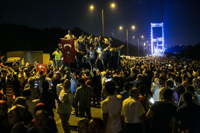 Turkish Military Tries To Topple Govt In Dramatic Late Night Coup President Cries Treason