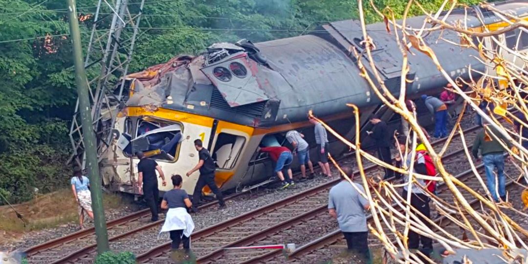 Train Derails In Northern Spain Two Dead & Many Injured