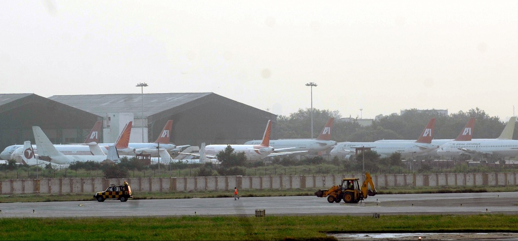 Yet Another Serious Security Lapse At IGI Airport, Man Scales Perimeter Wall To Reach Runway