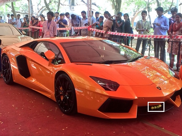 Pictures That Really Characterize The Conundrum That Is India. Lamborghinis get the Nimbu Mirchi treatment.