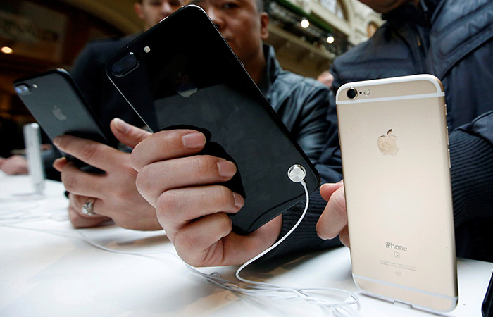 iPhone 7s And 7+ Smuggled Into India, Over A Hundred Seized At IGI Airport