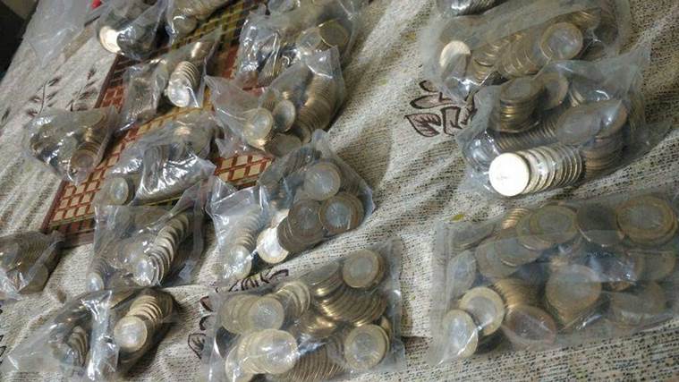 This Man Managed To Get ₹20,000 From A Delhi Bank But In ₹10 Coins All Thanks To Cash-Crunch