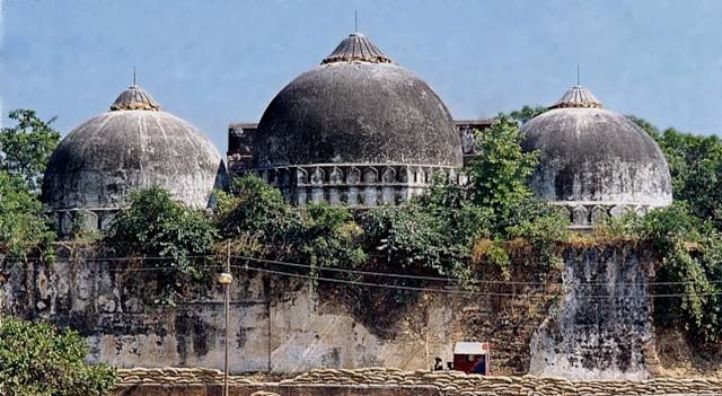 SC Issued Notices To Advani, Uma Bharti In Babri Masjid Case. Hereâ€™s All You Need To Know.