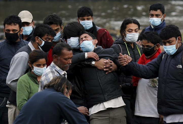 Death Toll Crosses The 5,000 Mark After Nepal Earthquake, Stranded Nepalis Look For Relief