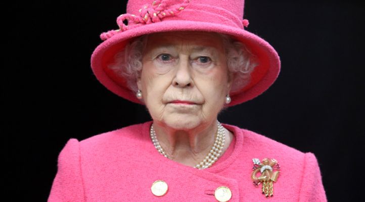 BBC Reporter â€˜Killsâ€™ Queen Elizabeth On Twitter. Ouch!