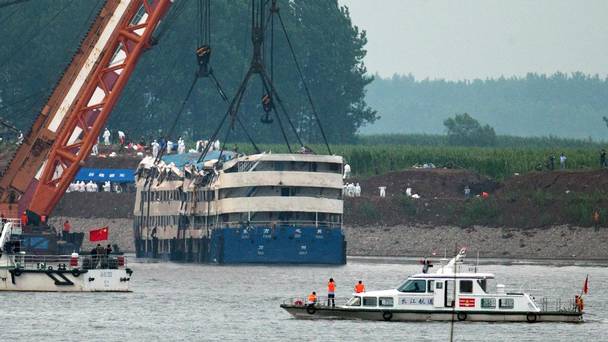 A Sunday Of Mourning In China As Boat Capsize Tragedy Toll Crosses 400
