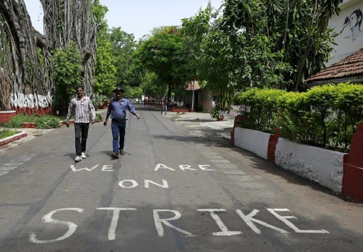 FTII Director Issues Rustication Notice Warning Students To Call Off Strike