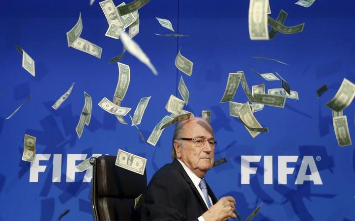 FIFAâ€™s Sepp Blatter Just Got Pranked. Comedian Showered Him With Fake Cash