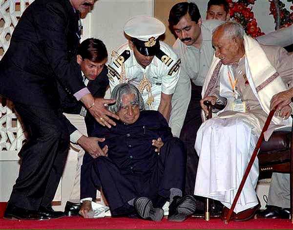 Ex- Chief executive APJ Abdul Kalam Drops dead After Heart Public court Within Shillong.