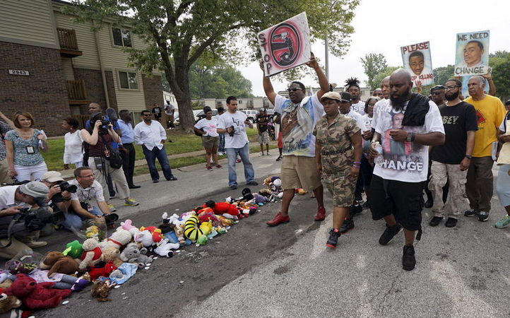 State Of Emergency Declared In Ferguson After Peaceful Protests Turn Violent
