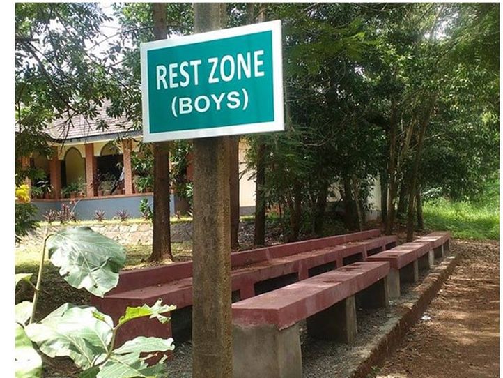 Kozhikodeâ€™s Farook College Aids Sex Segregation With â€˜Boys Onlyâ€™ Benches