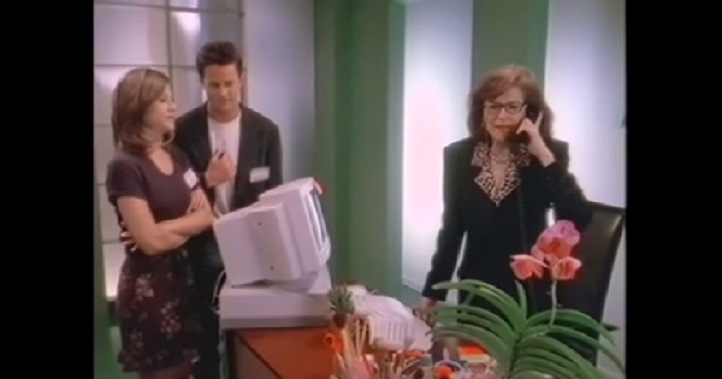 As Windows 95 Turns 20, Watch Chandler And Rachel Learning How To Use It!