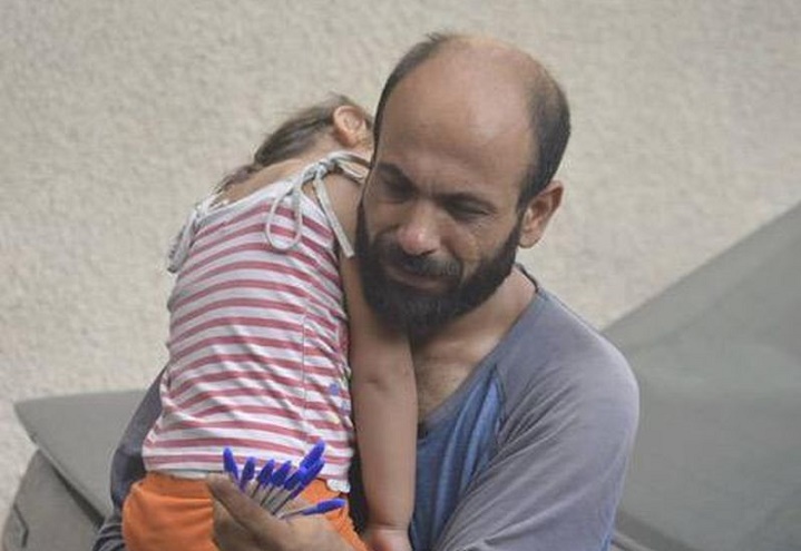 This Syrian Refugee Has Been Flooded With Donations After His Heart-Breaking Photo Went Viral