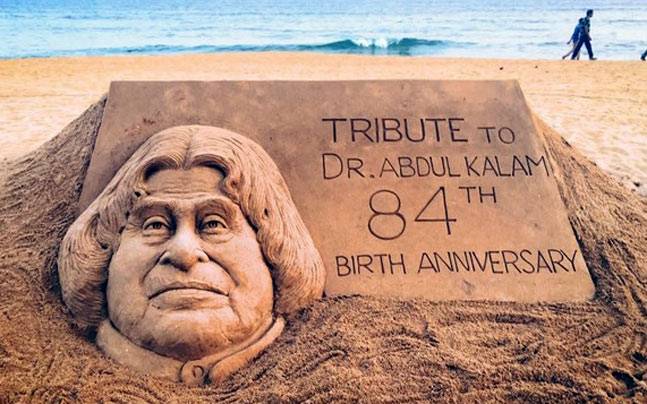 Sand artist Sudarsan Pattnaik pays ode to Kalam on his 84th birth anniversary