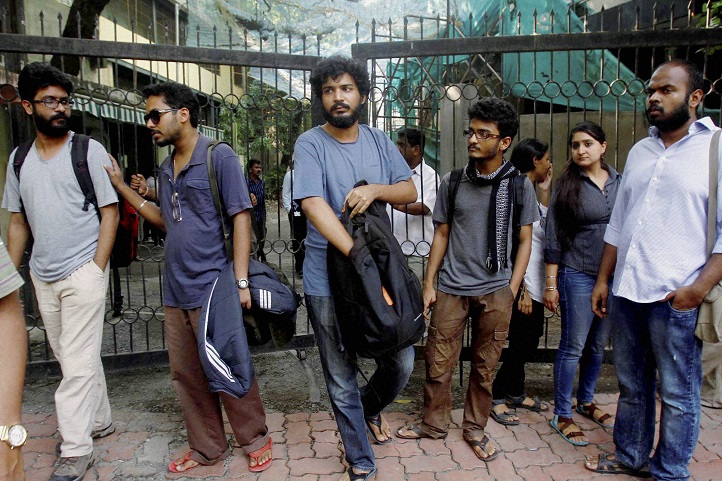 Filmmakers Dibakar Bannerjee, Anand Patwardhan Return National Awards To Protest Against Rising Intolerance