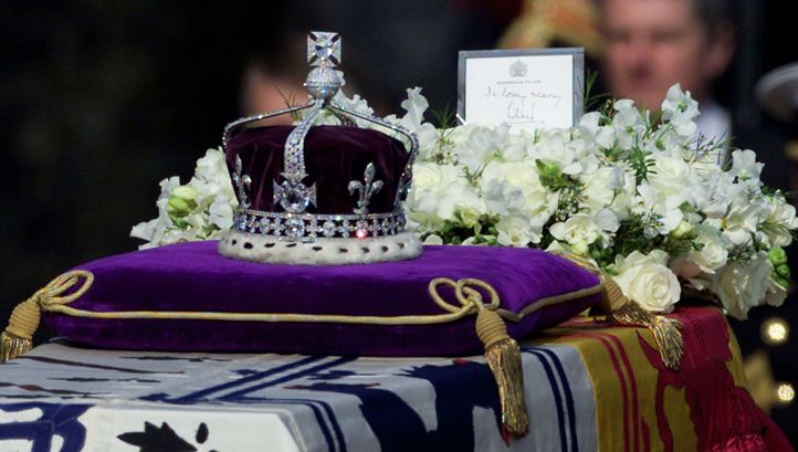 India Sues Englandâ€™s Queen, Demands Return Of â€˜Stolenâ€™ Koh-I-Noor Diamond