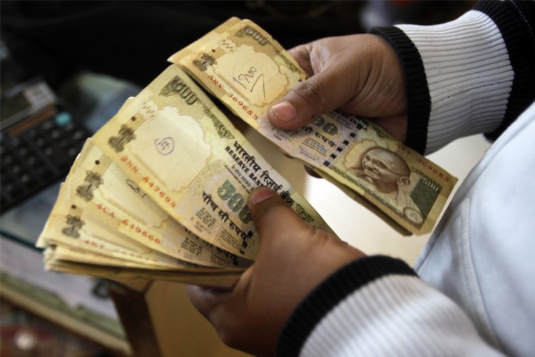7th Pay Commission Update: Cross Your Finger For Ache Din