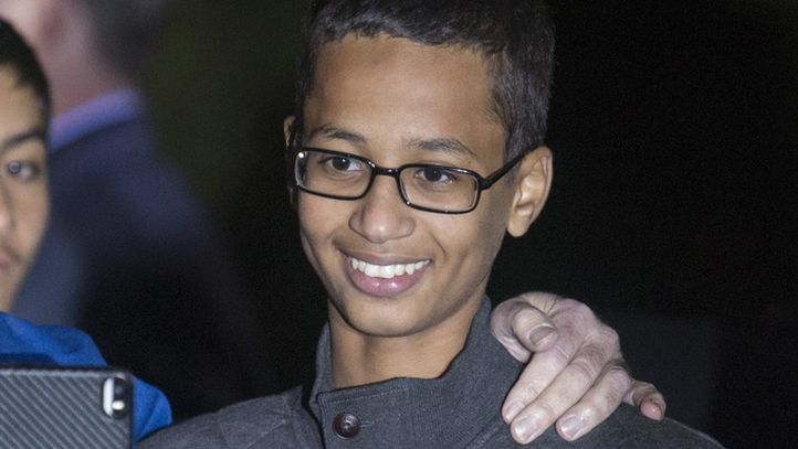 â€˜Clock Boyâ€™ Ahmed Mohamed Demands $15 Million Compensation And Written Apologies For Bomb Hoax