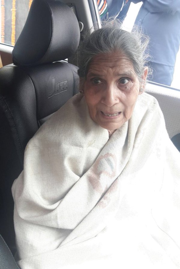 An 80-Year-Old Alzheimerâ€™s Patient Went Missing In Delhi. Hereâ€™s How Twitterati Rescued Her