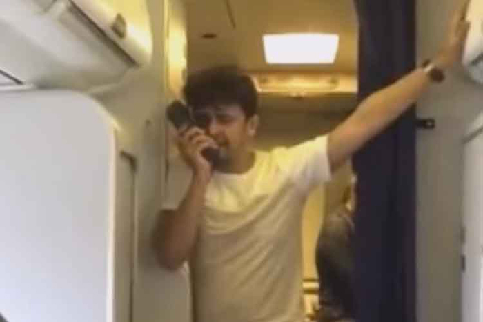 The Entire Jet Airways Staff That Let Sonu Nigam Sing Mid-Air On Board Has Been Suspended