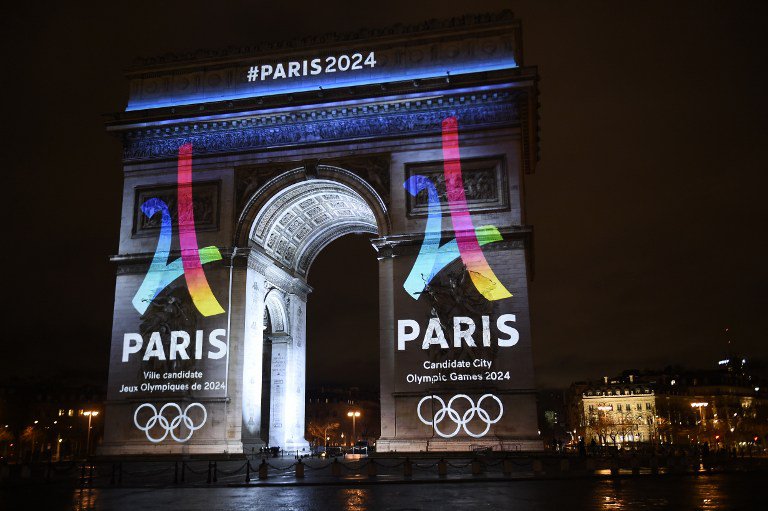 Stunning Photos From Paris As Arc De Triomphe Lights Up With Olympics Bid Logo