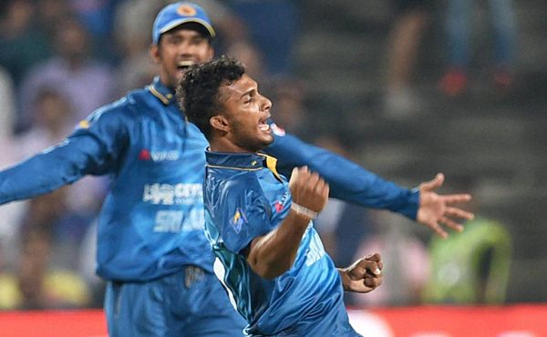 Dhoni Complains About â€˜Spongy Bounceâ€™, Calls Pune Pitch â€˜Englishâ€™ After Loss To Sri Lanka