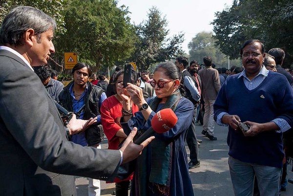 This Is Why We Love Ravish Kumar. See How He Blasts Arnab Goswami & Others On JNU Crackdown