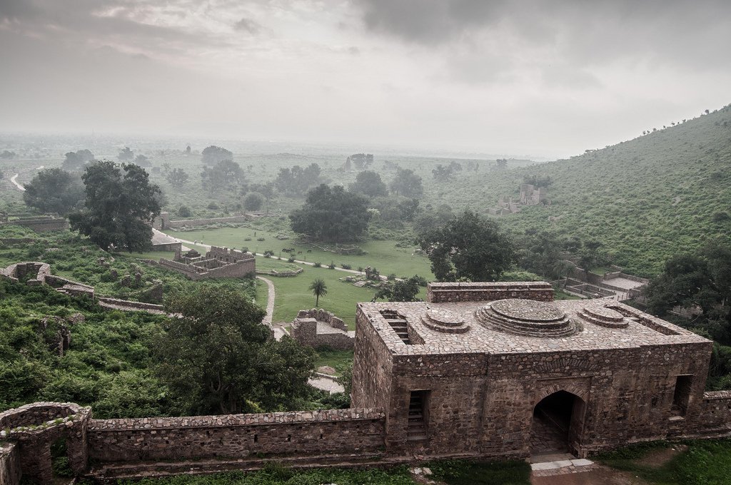 These Scary Experiences Of People Will Make You Believe The Legends Behind The Haunted Bhangarh Fort