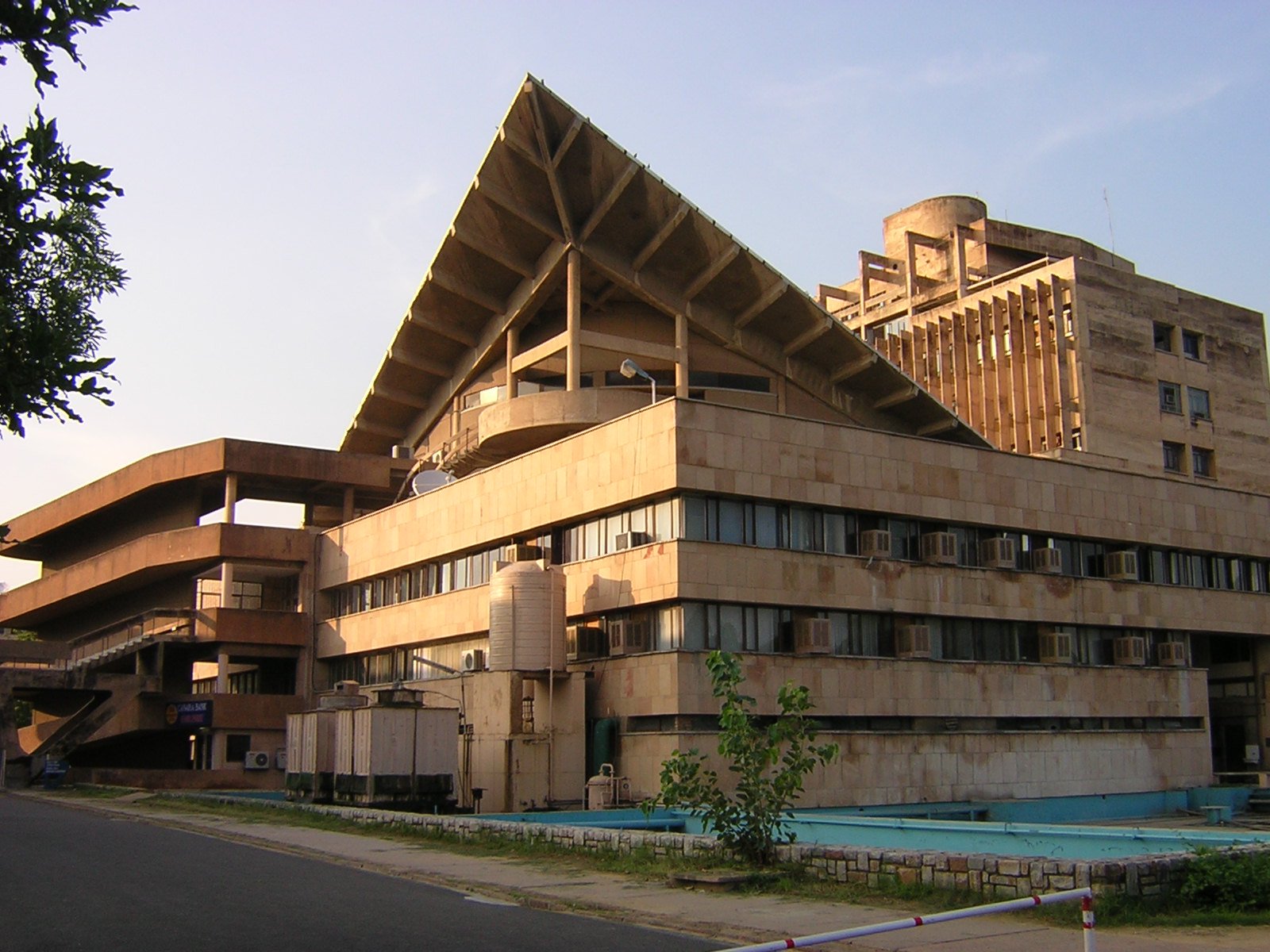 Education Ministry To Form A Sanskrit Panel In IITs To Explore Ancient Scientific Studies