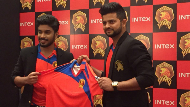 Suresh Raina unveils Gujarat Lions official team jersey