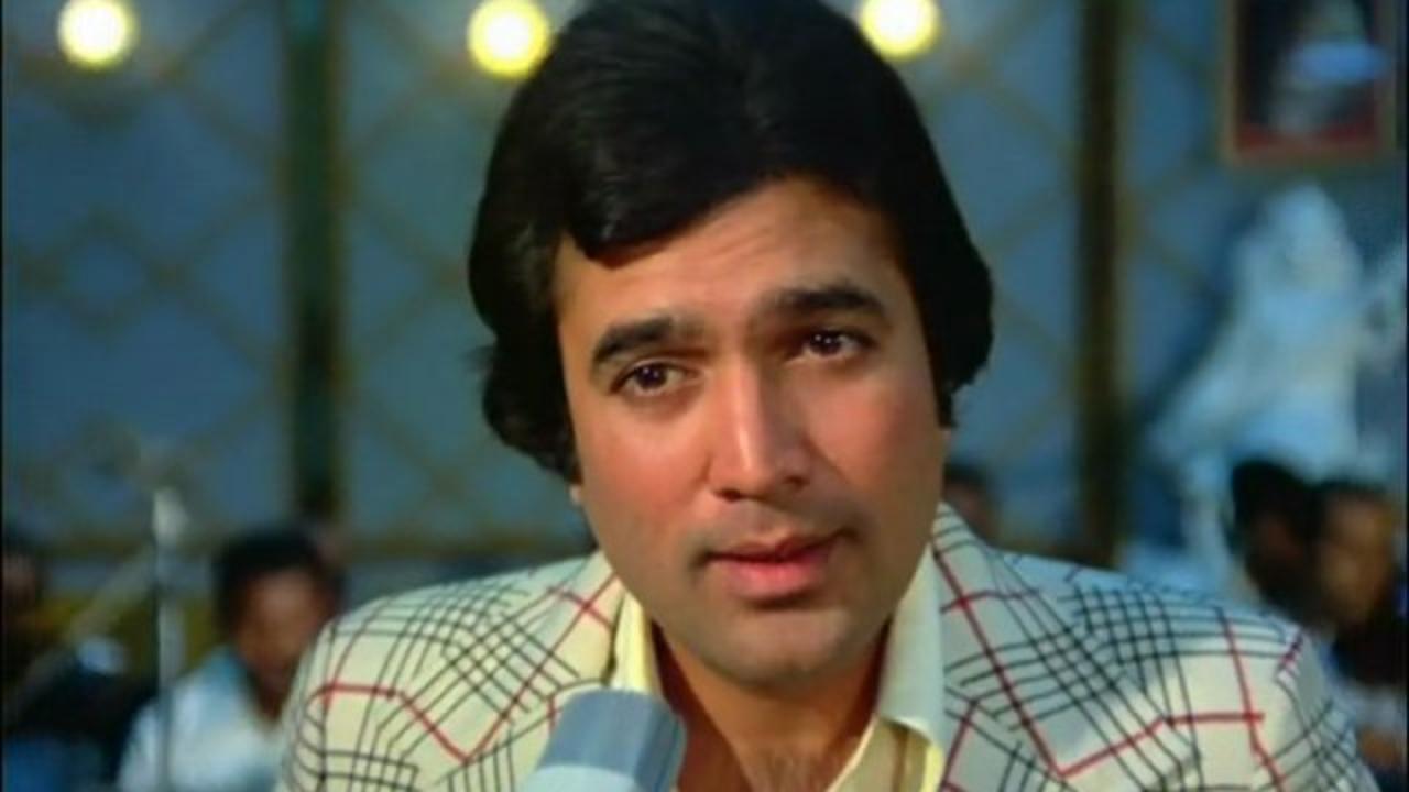 Amitabh Bachchan Just Tweeted An Old Pic He Sent For A Talent Hunt, In Which He Got Rejected