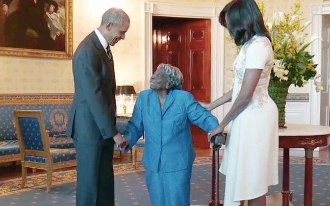 This 106-Year-Old Was So Happy To Meet The Obamas That She Danced With Them!