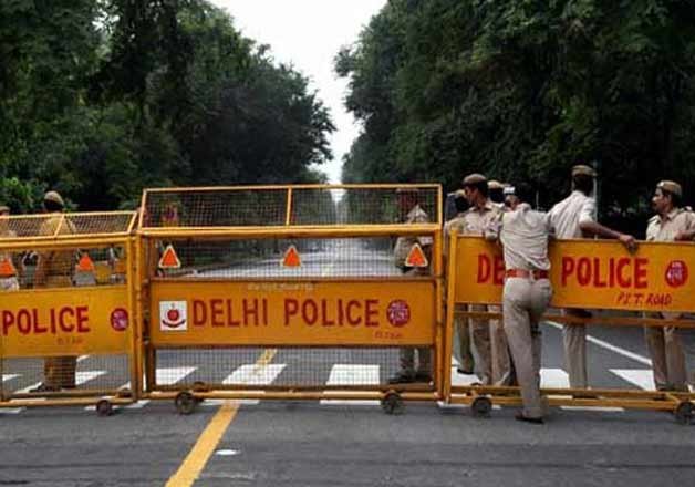 Abandoned Bag Triggers Bomb Scare In Delhiâ€™s Modern School, Turns Out To Be A Hoax Later