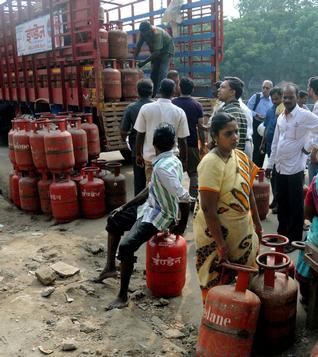 Oil Minister Says Millions #GaveItUp, Saved Govt Rs 4,166 Crore In LPG Subsidy
