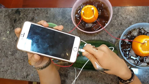 DIY Ideas Of Charging Your Phone Without Your Charger 9 Ingenious9 Ingenious