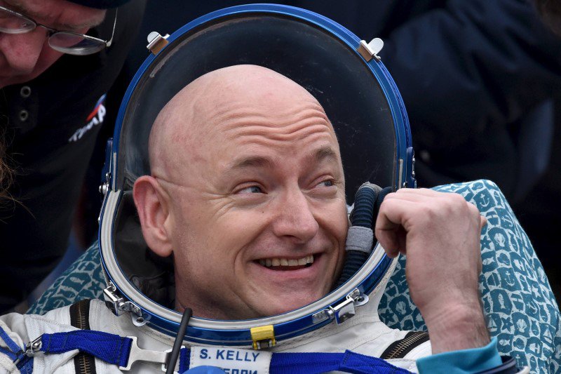  Astronaut Scott Kelly Says Heâ€™s Retiring to NASA After 340 Days In Space
