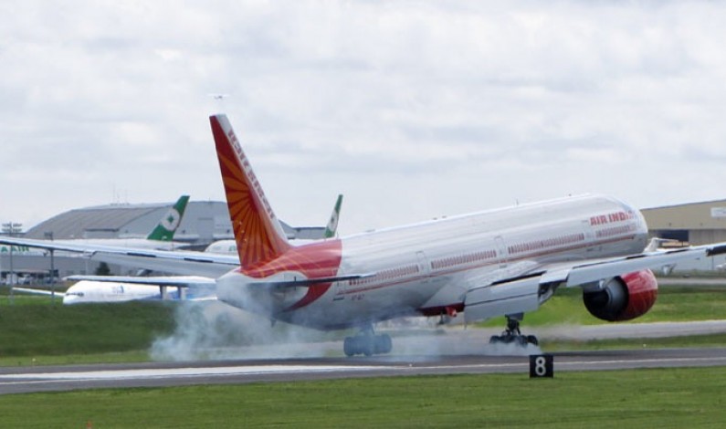 {Air flow|Atmosphere|Surroundings} India Aircraft Survives Tyre Burst While Landing In Mumbai