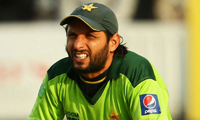 Shahid Afridi Just Got A Legal Notice For His â€˜More Love In Indiaâ€™ Statement. WTF!