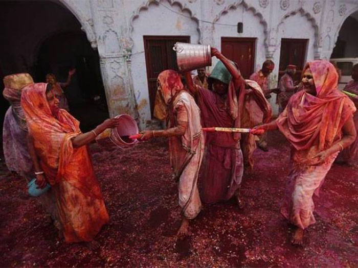 Pakistan Makes History By Declaring Holidays For Holi, Diwali And Easter For The 1st Time