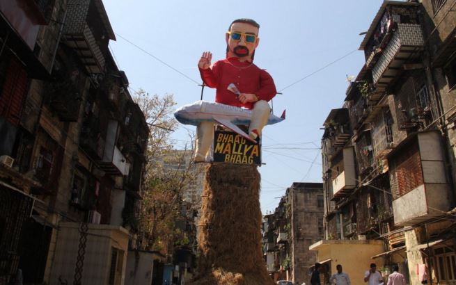 Some Mumbai Residents Are Burning This Giant Effigy Of Vijay Mallya on this  Holi