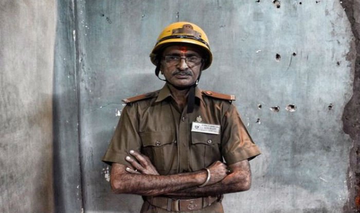This Kolkata Electrician Who Voluntarily Fights With Fire Is No Less Than A Superhero