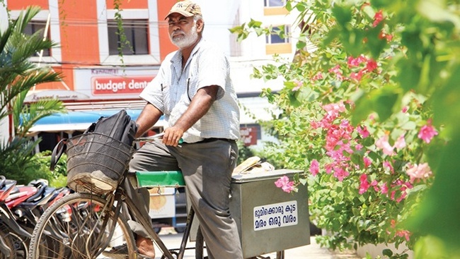 To Spread Awareness For Environmental Conservation This 57-Year-Old Is Cycling Since 11 Years
