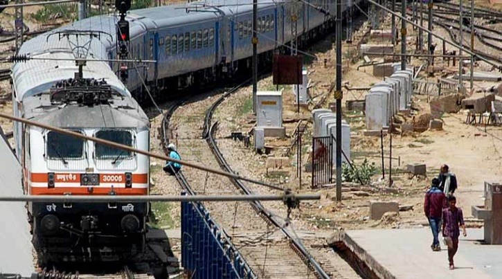 The Wait Is Over Indias Fastest Train Gatiman Express To Hit The Tracks On Tuesday
